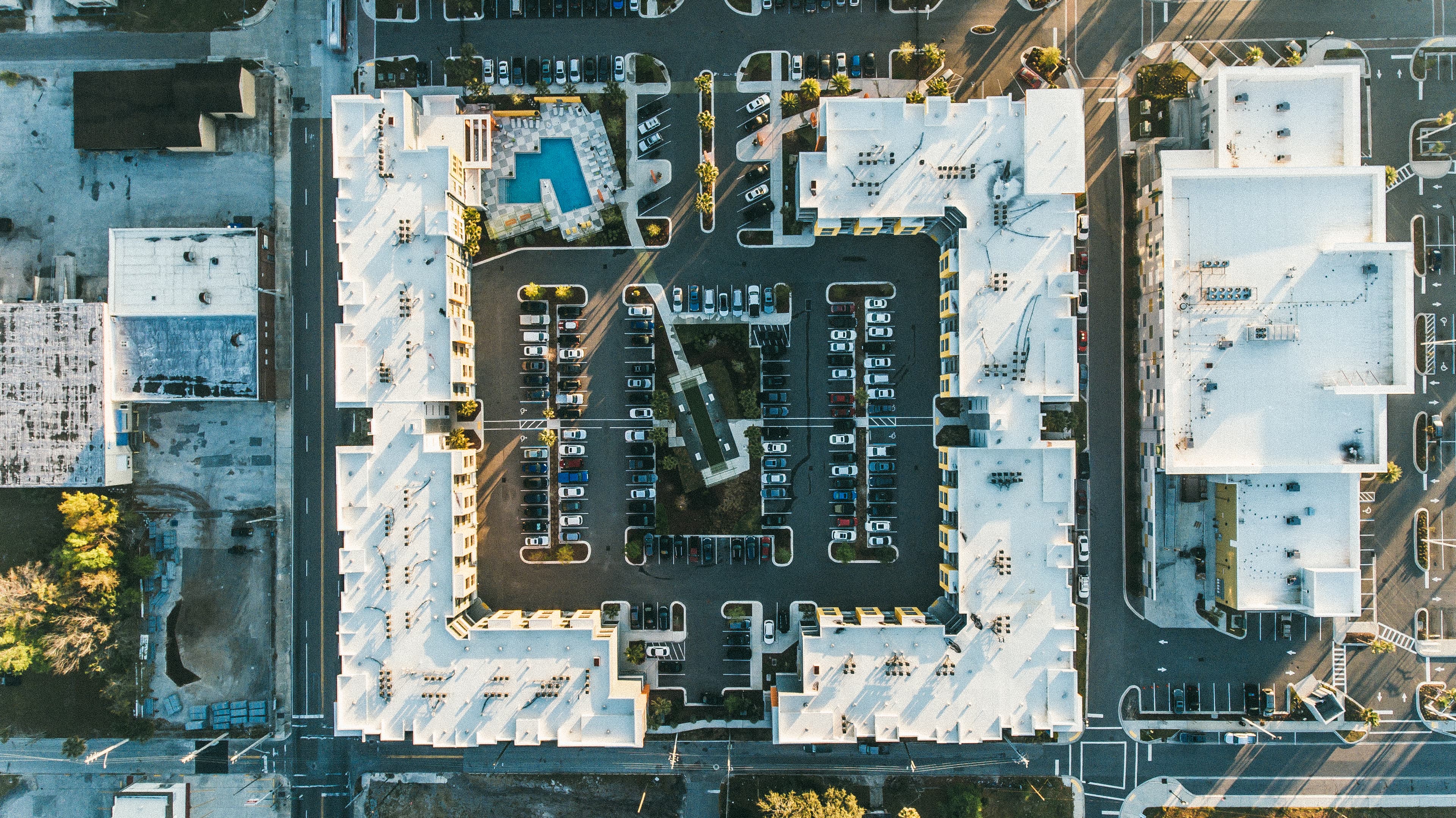 Vista aérea urbana para fotografia e filmagem profissional
